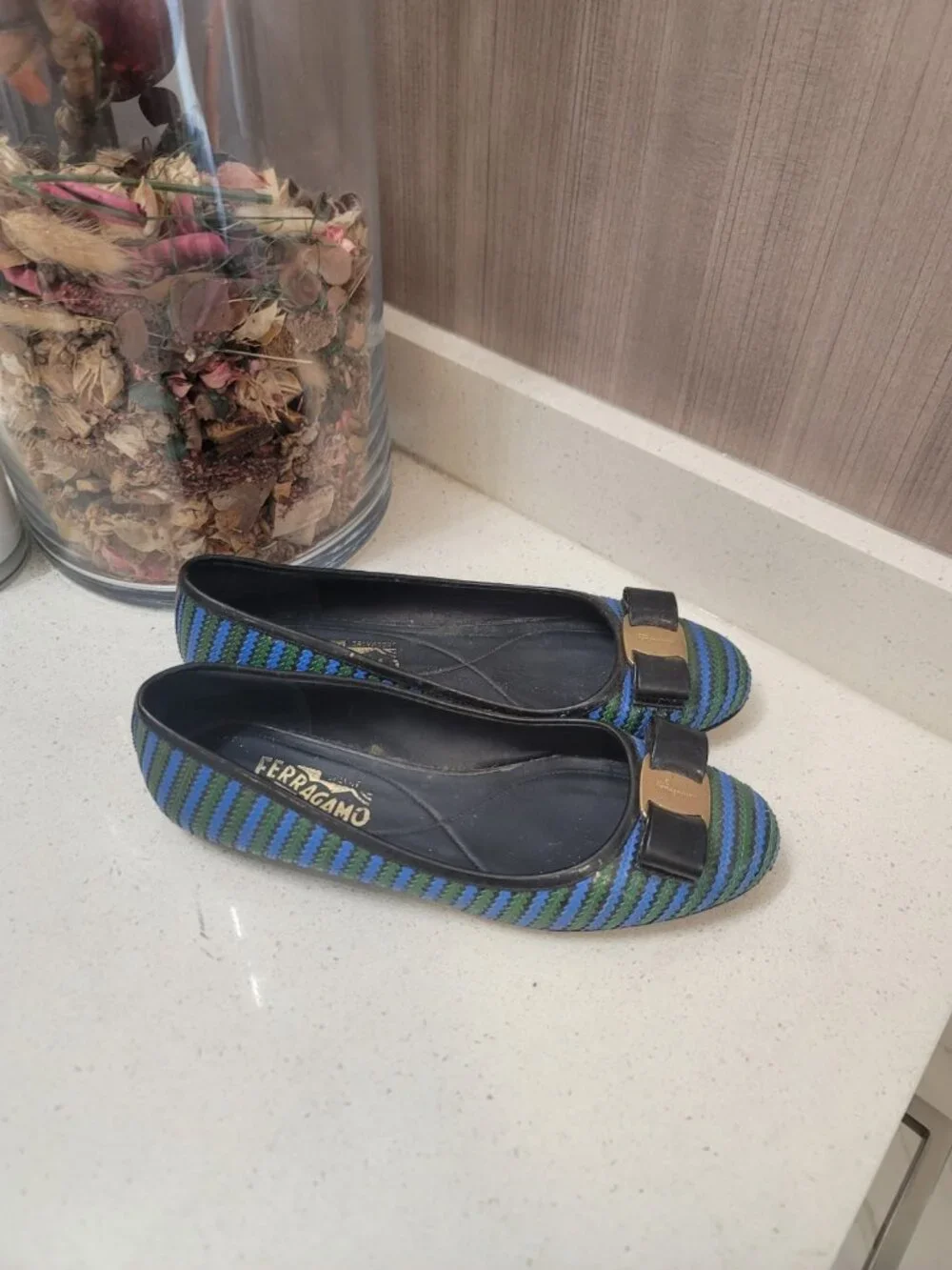 Salvatore Ferragamo Varina Print Ballet Flats Size 8B Multicolor runs small